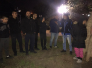   بالصور: كشاف النادي الاسلامي في زيارة تضامن لخيمة العائلة اليافاوية 